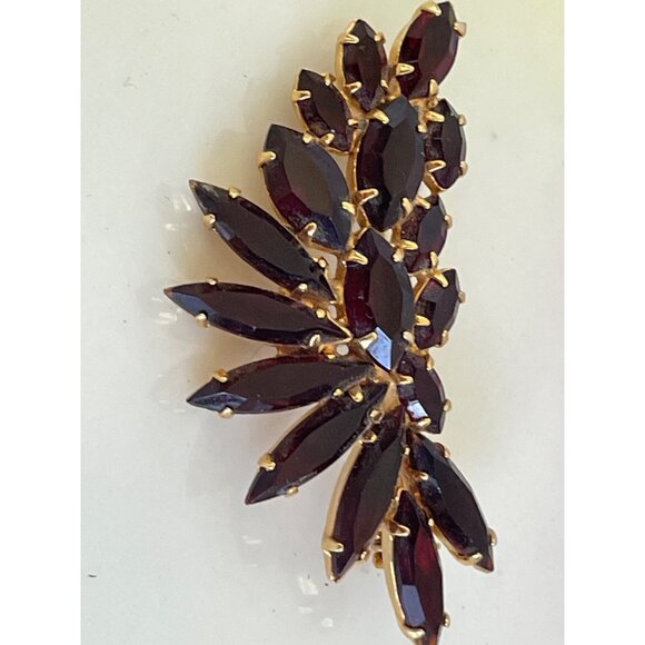 Vintage 1960s Garnet Red Rhinestone Navette Fan Shap4e - Picture 6 of 6